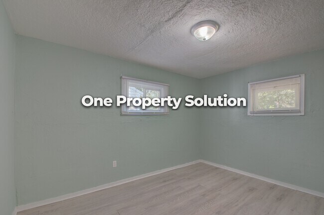 Building Photo - 1050 Durbin St