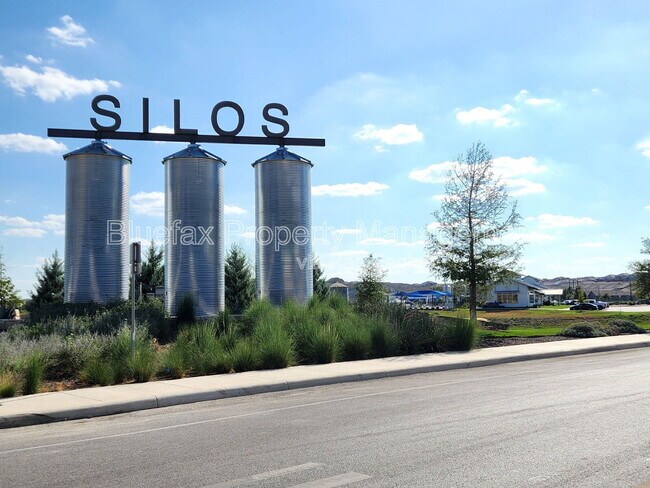 Building Photo - 14010 Silos Meadows
