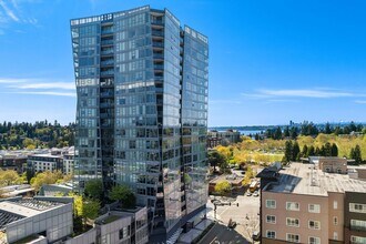 Building Photo - 2Bd/1.75Ba Bellevue Condo