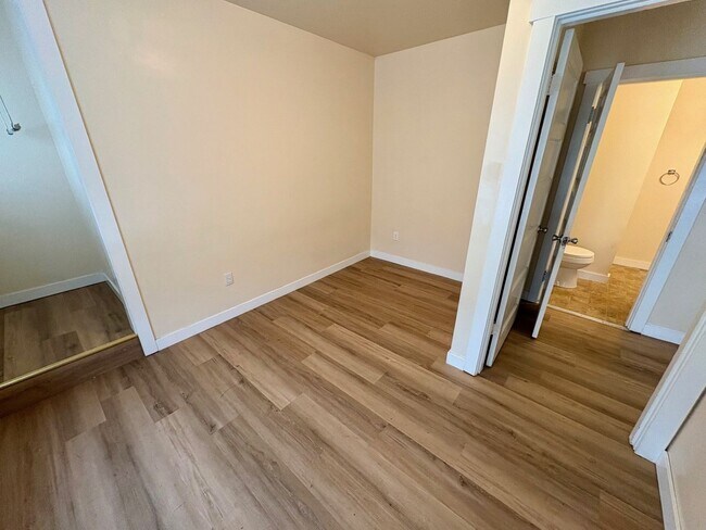 Building Photo - WESTLING RAINIER AVE S