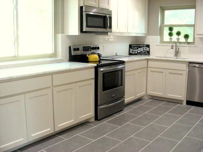 Building Photo - 1114 Greencove Ln