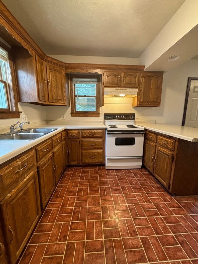 Building Photo - Charming 2 Bedroom 1 Bath Single Family Ho...