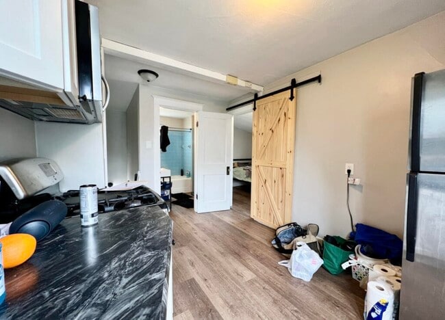 Building Photo - 437 S 73rd St