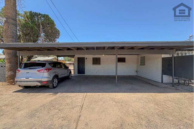 Building Photo - 4711