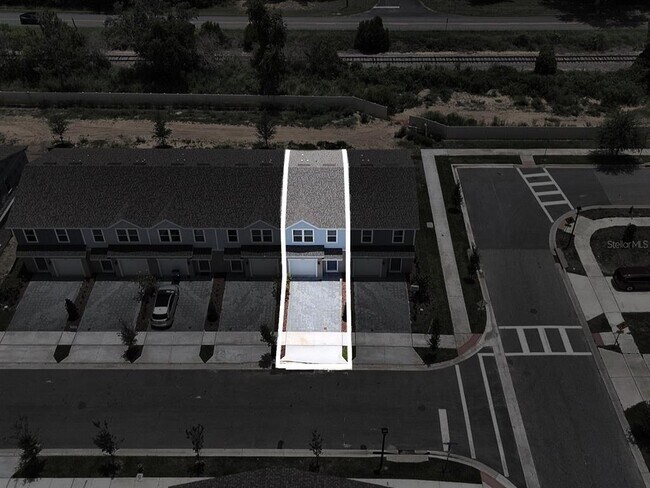 Building Photo - 3004 Jessamine Dr