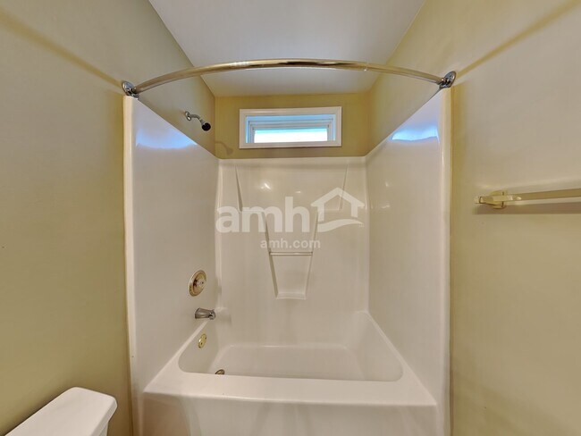 Building Photo - 5536 Keowee Way