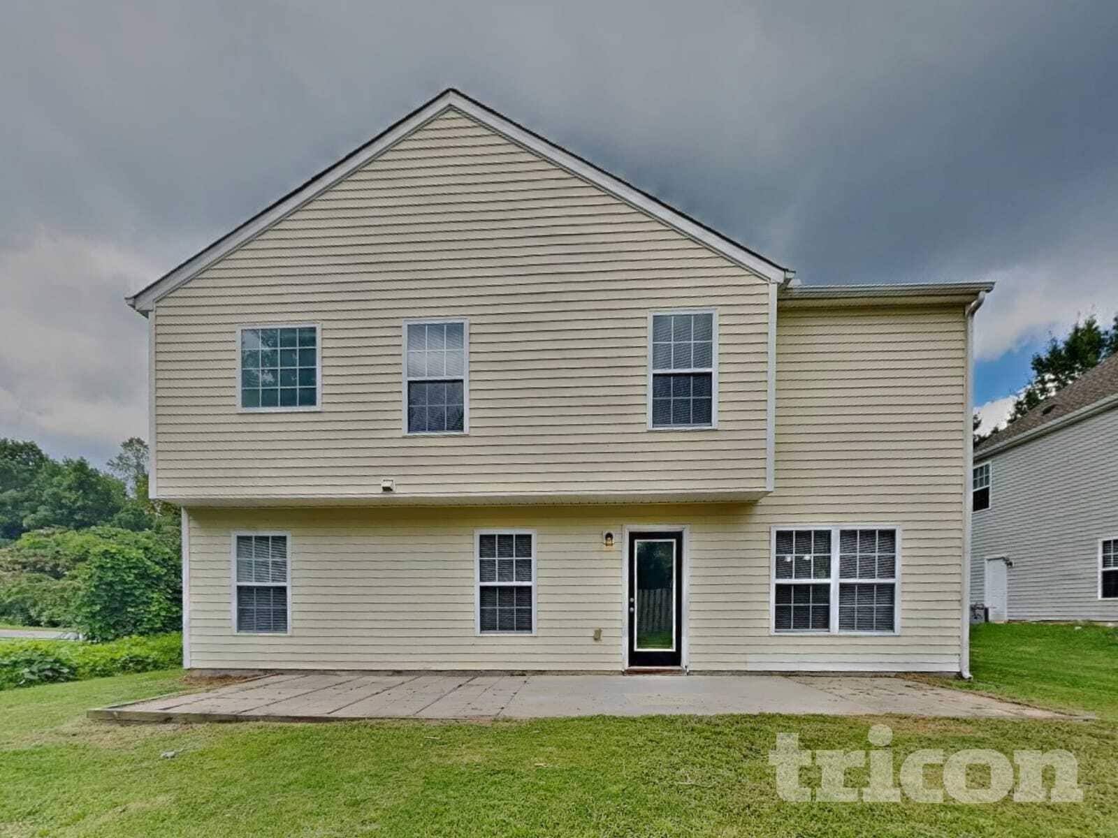 Building Photo - 851 Red Oak Tree Dr