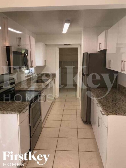 Building Photo - 844 Date Palm Dr