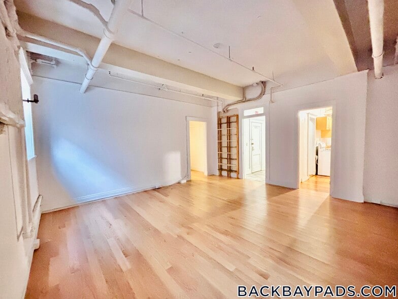 Building Photo - 6 Marlborough St