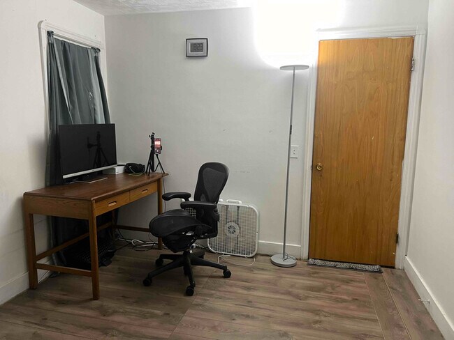 Building Photo - 315 Fetzner Rd