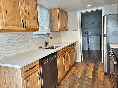 Primary Photo - 4725 Nelson St