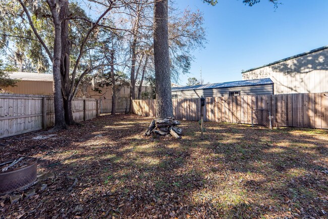 Building Photo - 2 Bedroom 2 Bath Condo in Avenue of Oaks -...