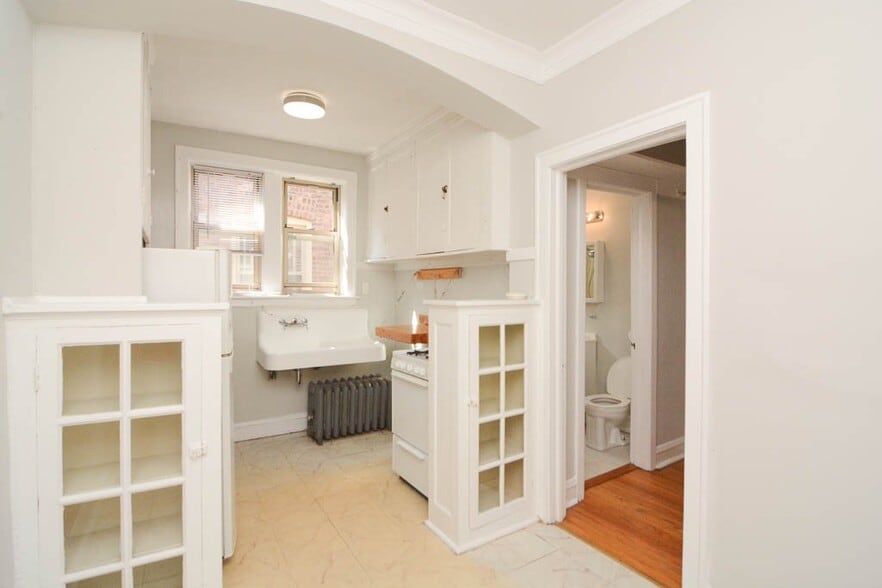 Building Photo - 4227 N Paulina St