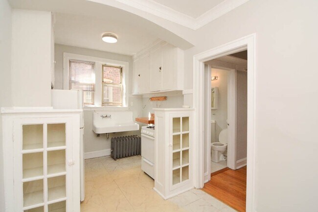 Building Photo - 4227 N Paulina St