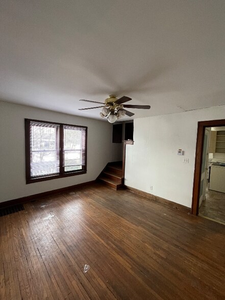 Building Photo - 244-246-246 W Pacemont Rd