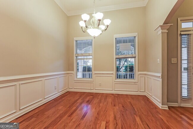 Building Photo - 329 Westhill Dr