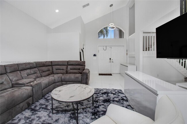 Building Photo - 3432 SW 49th St