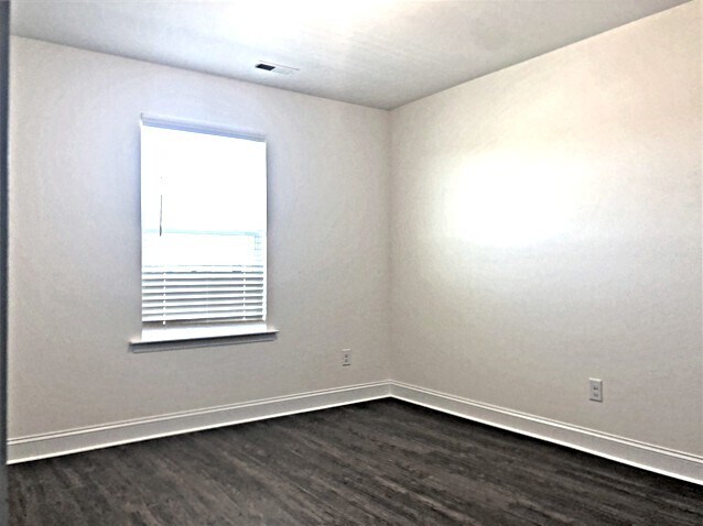 Building Photo - 13021 Wishsong Ct