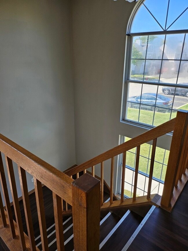 Building Photo - 640 Le Parc Cir