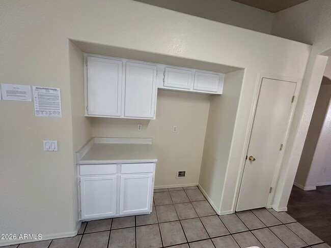 Building Photo - 51 N Del Pueblo Pl