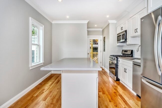 Building Photo - 60 Johnswood Rd