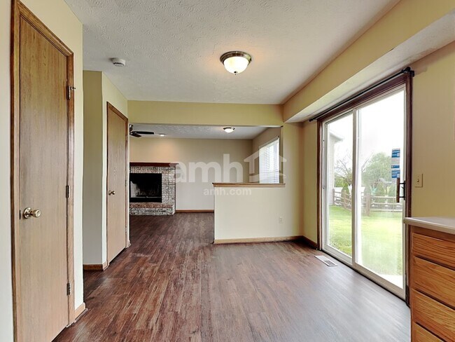 Building Photo - 6585 Taylor Trace Ln