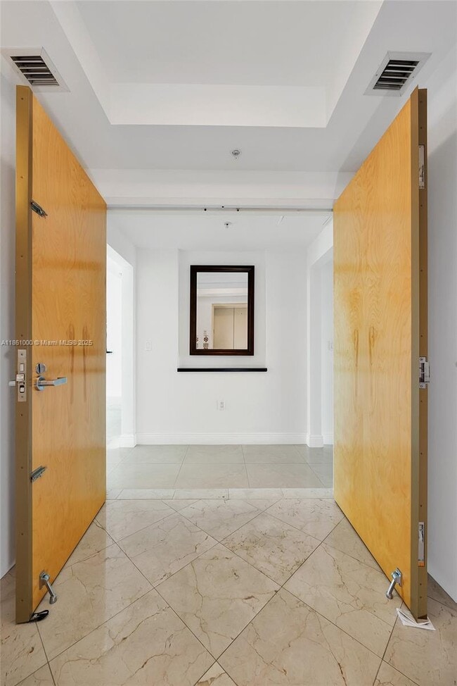 Building Photo - $4,400MONTHLY;19400 TURNBERRY WAY #932 AVE...