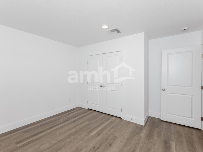 Building Photo - 9578 Marchmont Rd