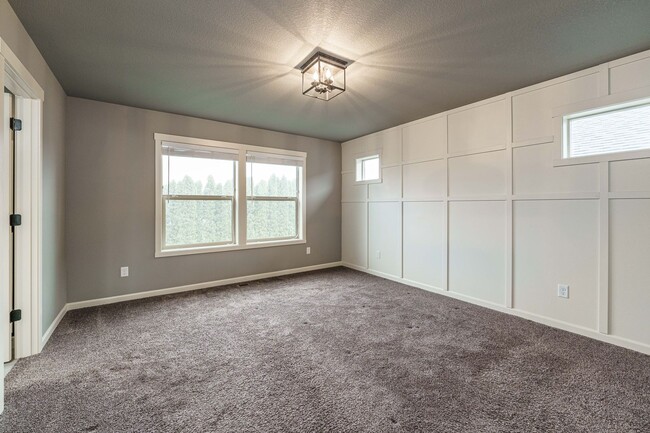 Building Photo - Stunning Salmon Creek Gem for Rent! - 3 Be...