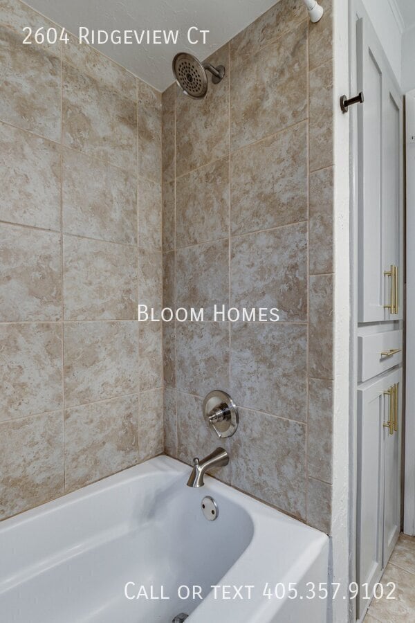 Building Photo - 2604 Ridgeview Ct