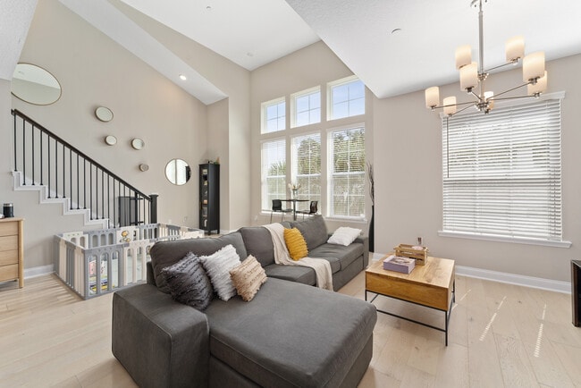 Building Photo - 115 E Concord St