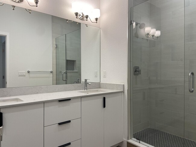 Building Photo - 365 Bella Sol Way