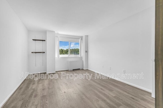 Building Photo - 1225 Martha Custis Dr
