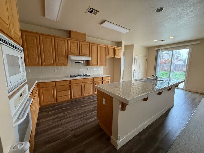 Building Photo - 1717 Monte Vista Ct