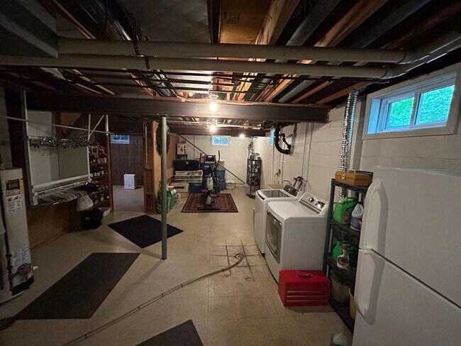 Building Photo - 4545 Manchester Dr