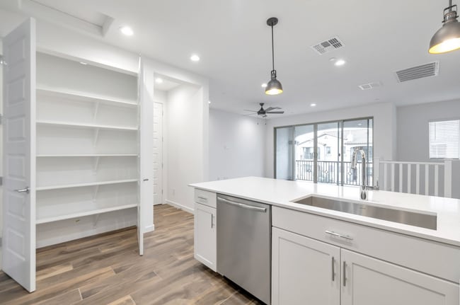Building Photo - Brand New luxurious Model Home with 2 Master Suites in Warner Meadow