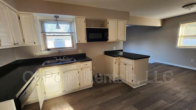 Building Photo - 7510 Cardwell St