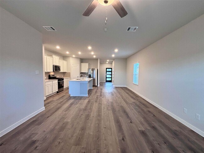 Building Photo - 32506 Timber Point Dr