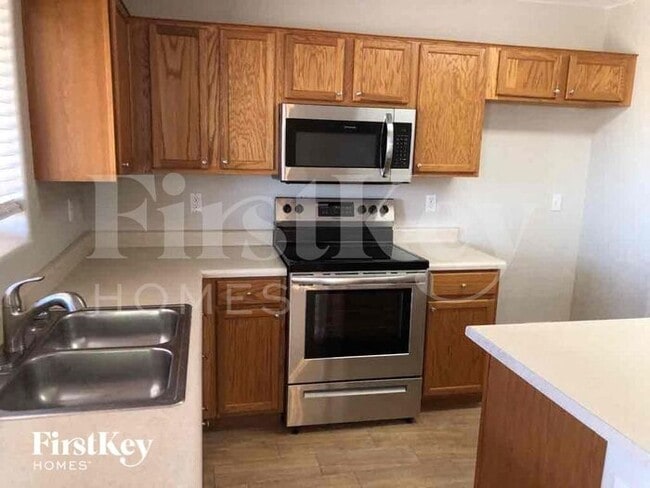 Building Photo - 29125 N Yellow Bee Dr