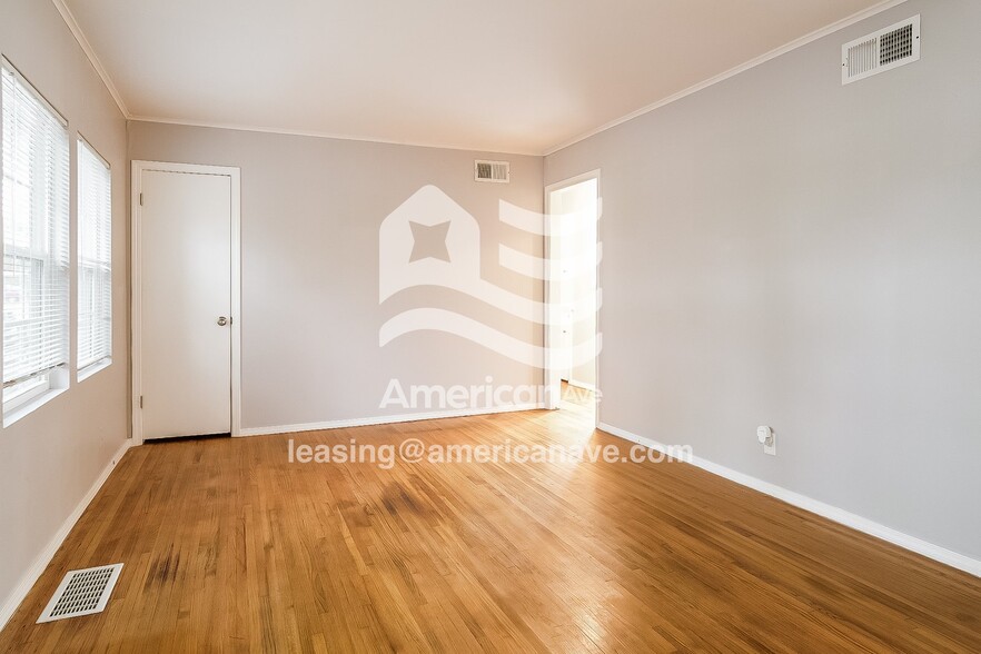 Building Photo - 104 S 108th E Ave