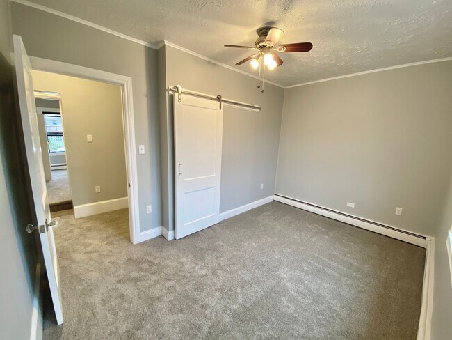 Building Photo - Renovated 2 Bed/1.5 Bath on a Quiet Street in Mt. Washington!  Available July1st!