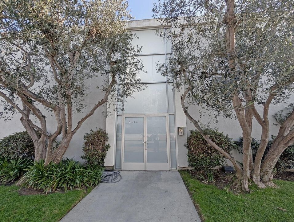 Building Photo - 3806 Pacific Ave