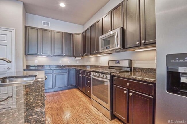 Building Photo - Gorgeous 3B/2B in Anthem Ranch!