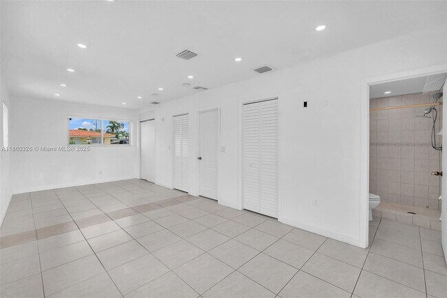 Building Photo - 3341 SW 94th Ct