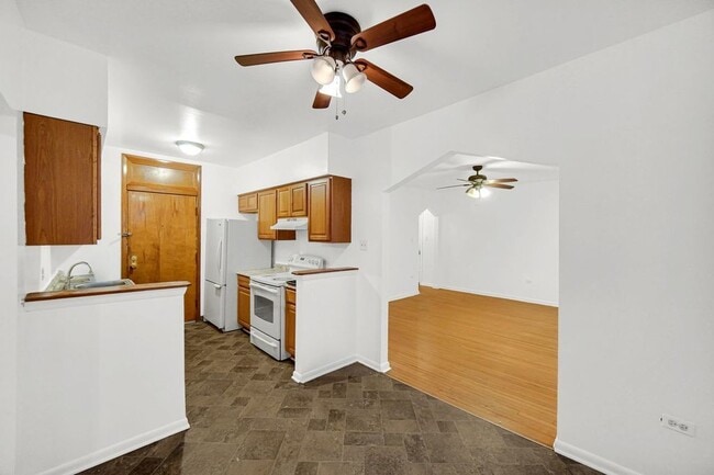 Building Photo - 7019 S Merrill Ave