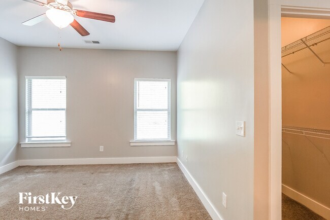 Building Photo - 5576 Park Side Rd