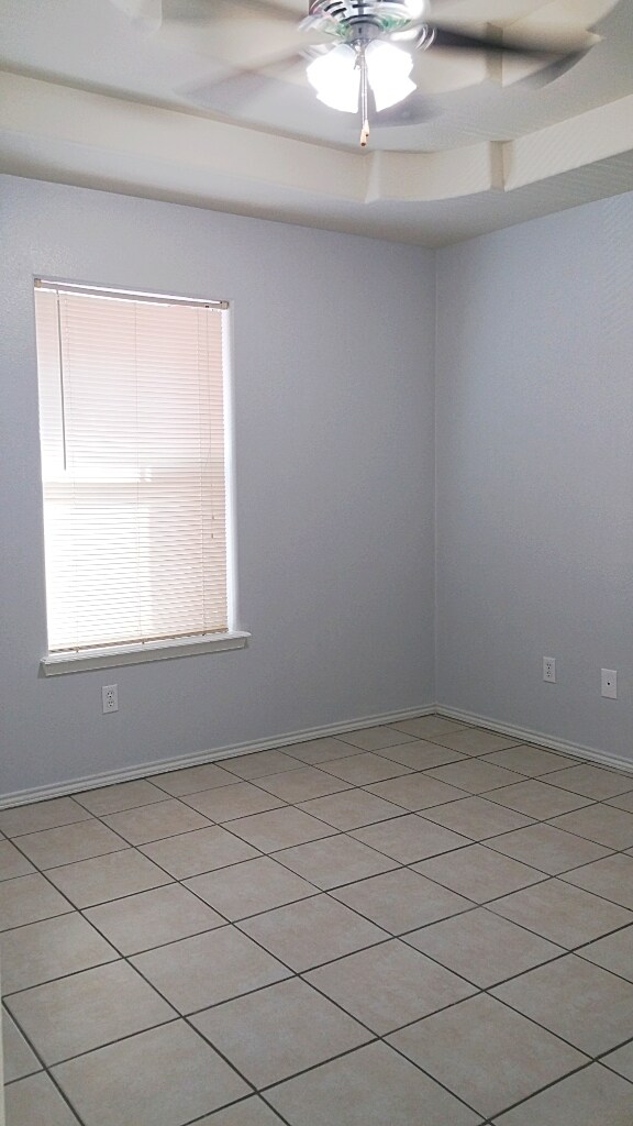 Building Photo - 1900 W Douglas St