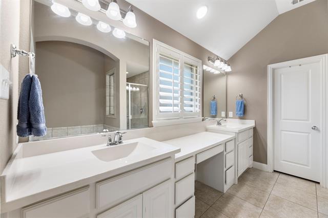 Building Photo - 15801 Canyon Ridge