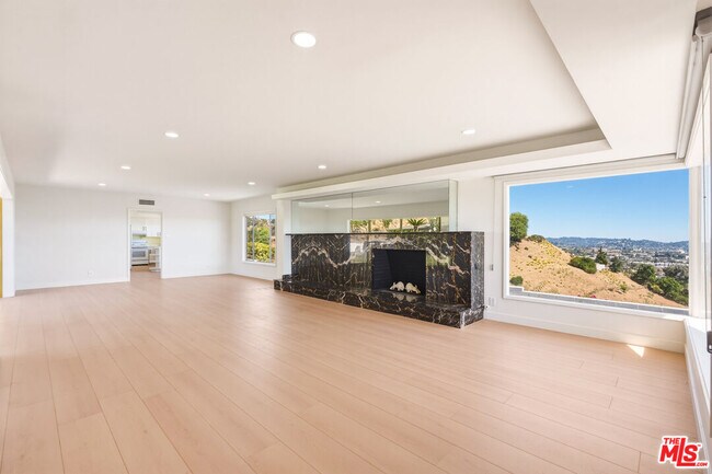 Building Photo - 1682 Larco Way