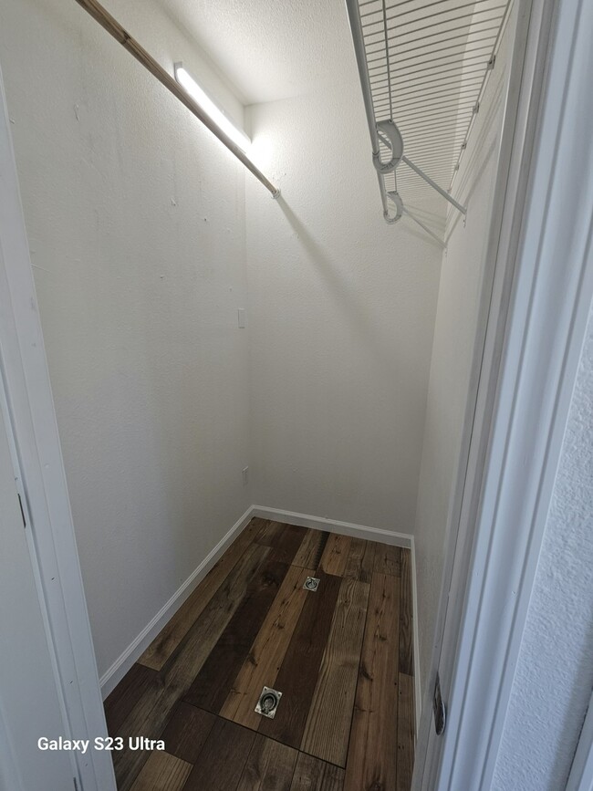 Building Photo - 606 Placid Ln